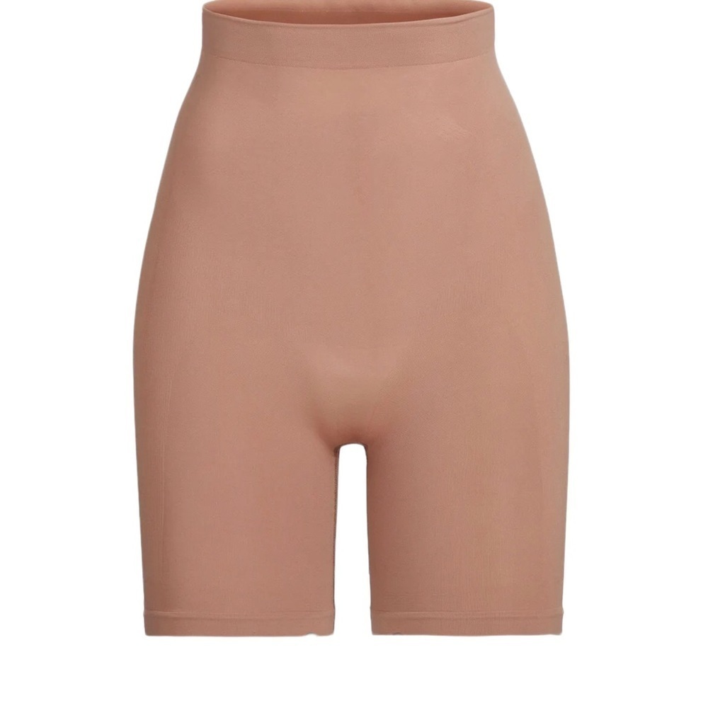 Skims Sculpting Short Above Knee Open Gusset Sienna Size XXS/XS Shapewear